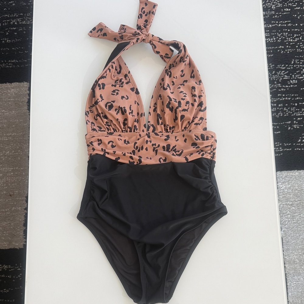 Cupshe Leopard Print Halter One Piece Swimsuit